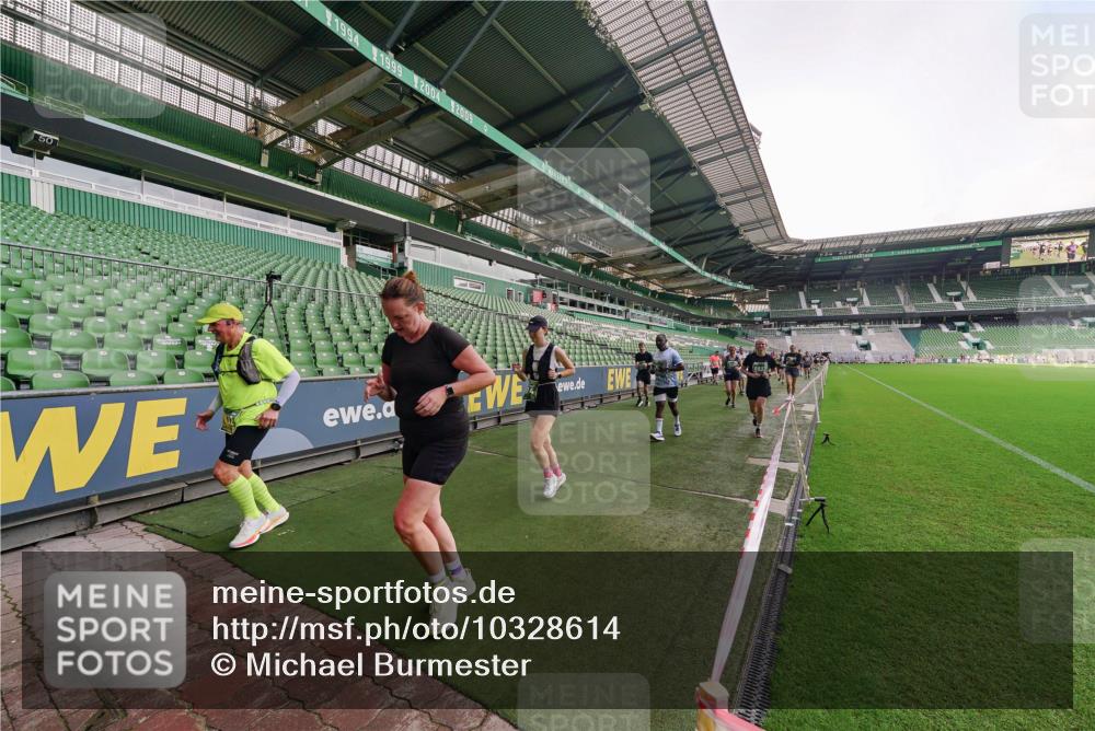 13.09.2026 - 21. swb-Marathon Bremen Michael Burmester http://msf.ph/oto/10328614 13.09.2026 13:34:35 Laufen im Stadion 155, 170, 193, 368, 428, 462, 496, 594, 679, 709, 765, 916, 1001, 1026, 1048, 1051, 1098, 1280, 1321, 1396, 1444, 1553, 1557, 1560, 1607, 1661, 1703, 1760, 1772, 1784, 1827, 1965, 1992, 1996, 2132, 2226, 2335, 2338, 2399, 2400, 2451, 2479, 2511, 2515, 2543, 2641, 2650, 2718, 2735, 2757, 2787, 2791, 2894, 2982, 3179, 3191, 3345, 3406, 3443, 3503, 3547, 3577, 3614, 3660, 3708, 3709, 3720, 3797, 3875, 3904, 3911, 3914, 3952, 4001, 4014, 4500, 4546, 4561, 4967, 5151 meine-sportfotos.de