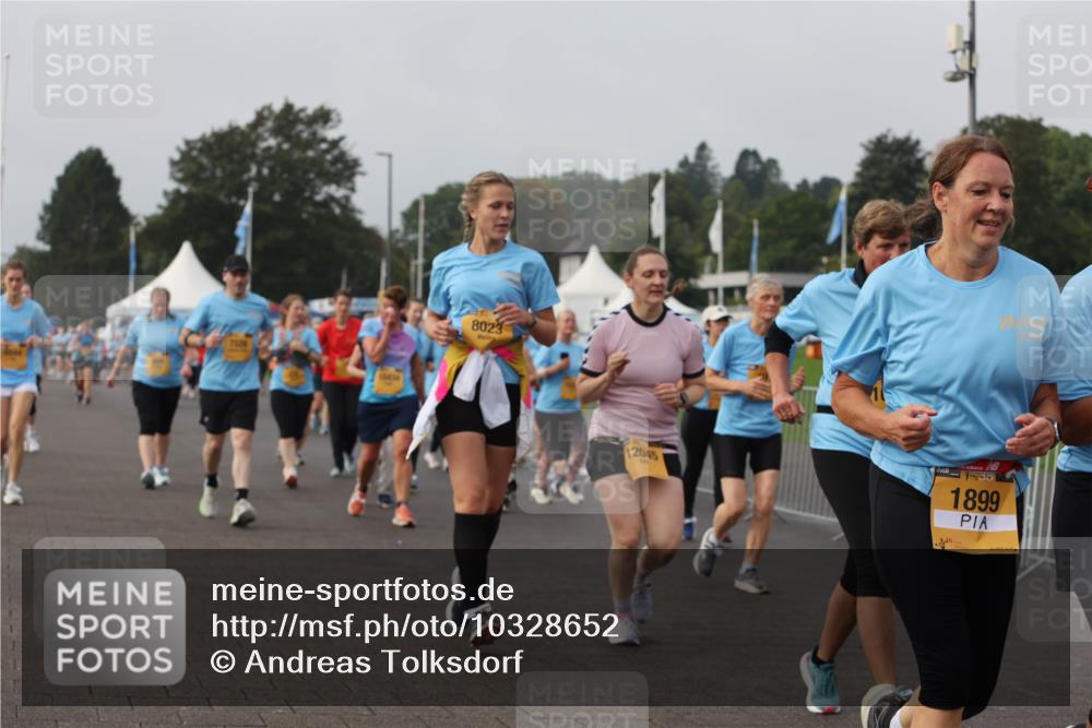 13.09.2026 - Kiel Lauf Andreas Tolksdorf http://msf.ph/oto/10328652 13.09.2026 09:29:51 Kiellinie 10434, 8023, 12045, 1899 meine-sportfotos.de