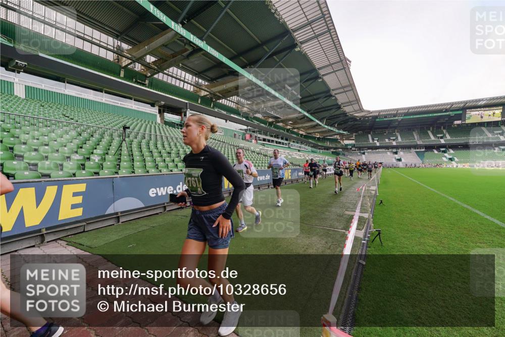 13.09.2026 - 21. swb-Marathon Bremen Michael Burmester http://msf.ph/oto/10328656 13.09.2026 13:34:41 Laufen im Stadion 170, 193, 368, 428, 462, 496, 594, 679, 709, 765, 916, 1001, 1026, 1048, 1051, 1098, 1280, 1321, 1396, 1444, 1553, 1557, 1560, 1607, 1661, 1703, 1760, 1772, 1784, 1827, 1965, 1974, 1977, 1992, 1996, 2335, 2338, 2399, 2400, 2451, 2479, 2511, 2515, 2543, 2641, 2650, 2718, 2735, 2757, 2787, 2791, 2894, 2982, 3090, 3179, 3191, 3345, 3406, 3443, 3503, 3547, 3577, 3614, 3660, 3708, 3709, 3720, 3797, 3875, 3904, 3911, 3914, 3952, 4001, 4014, 4500, 4546, 4561, 4967, 5151 meine-sportfotos.de