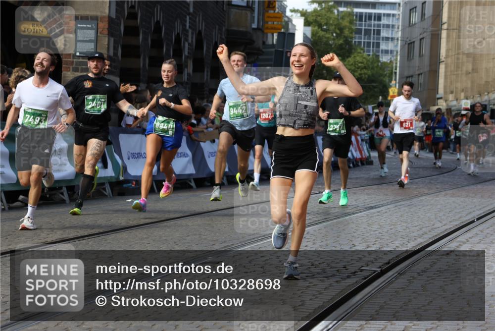 13.09.2026 - 21. swb-Marathon Bremen Strokosch-Dieckow http://msf.ph/oto/10328698 13.09.2026 13:13:32 Ziel 280, 313, 621, 868, 987, 1207, 2130, 2498, 2962, 3566, 3625, 4582, 5345, 5769, 6038, 6349, 6394, 7874, 8197, 8291, 8419, 8464, 9092, 1704, 2401, 2767, 3413, 7493, 7707, 8840, 9442, 9884, 13099 meine-sportfotos.de