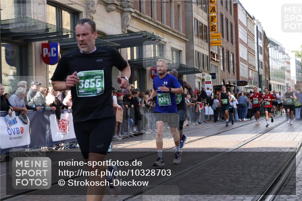 13.09.2026 - 21. swb-Marathon Bremen Strokosch-Dieckow http://msf.ph/oto/10328703 13.09.2026 13:21:18 Ziel 572, 1130, 1254, 2088, 2397, 2570, 2904, 3120, 3202, 3290, 3435, 3655, 3695, 3930, 3934, 4165, 4735, 5542, 6862, 6865, 7176, 8184, 8270, 8384, 8730, 8923, 9048, 9059, 9421, 9514, 9722, 13145, 226, 854, 1191, 2979, 3450, 3534, 3933, 4234, 4362, 4445, 4465, 4484, 4519, 4734, 6357, 6970, 8237, 8323, 8408, 8622, 8791, 8971, 9267, 9268, 9900, 13120 meine-sportfotos.de