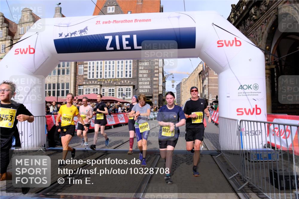 13.09.2026 - 21. swb-Marathon Bremen Tim E. http://msf.ph/oto/10328708 13.09.2026 11:02:38 Ziel 10153, 10154, 10173, 10273, 10274, 10278, 10331, 10338, 10439, 10636, 10738, 10885, 10915, 10943, 11137, 11249, 11505, 11576, 11811, 11853, 11886, 11890, 12042, 12094, 12134, 12135, 12169, 12437 meine-sportfotos.de