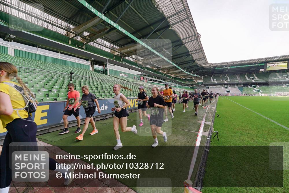 13.09.2026 - 21. swb-Marathon Bremen Michael Burmester http://msf.ph/oto/10328712 13.09.2026 13:34:50 Laufen im Stadion 170, 193, 368, 428, 462, 496, 594, 679, 709, 765, 916, 1026, 1048, 1098, 1280, 1321, 1396, 1444, 1553, 1557, 1560, 1607, 1661, 1703, 1760, 1772, 1784, 1827, 1965, 1974, 1977, 1992, 1996, 2335, 2338, 2399, 2400, 2451, 2479, 2511, 2515, 2543, 2641, 2650, 2718, 2735, 2757, 2787, 2789, 2791, 2894, 2982, 3090, 3179, 3191, 3345, 3406, 3443, 3503, 3547, 3577, 3660, 3708, 3709, 3720, 3875, 3904, 3911, 3914, 3952, 4001, 4014, 4200, 4290, 4500, 4546, 4561, 4880, 4967, 5000, 5151, 5818 meine-sportfotos.de