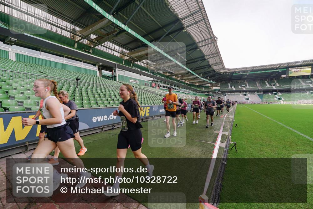 13.09.2026 - 21. swb-Marathon Bremen Michael Burmester http://msf.ph/oto/10328722 13.09.2026 13:34:50 Laufen im Stadion 170, 193, 368, 428, 462, 496, 594, 679, 709, 765, 916, 1026, 1048, 1098, 1280, 1321, 1396, 1444, 1553, 1557, 1560, 1607, 1661, 1703, 1760, 1772, 1784, 1827, 1965, 1974, 1977, 1992, 1996, 2335, 2338, 2399, 2400, 2451, 2479, 2511, 2515, 2543, 2641, 2650, 2718, 2735, 2757, 2787, 2789, 2791, 2894, 2982, 3090, 3179, 3191, 3345, 3406, 3443, 3503, 3547, 3577, 3660, 3708, 3709, 3720, 3875, 3904, 3911, 3914, 3952, 4001, 4014, 4200, 4290, 4500, 4546, 4561, 4880, 4967, 5000, 5151, 5818 meine-sportfotos.de