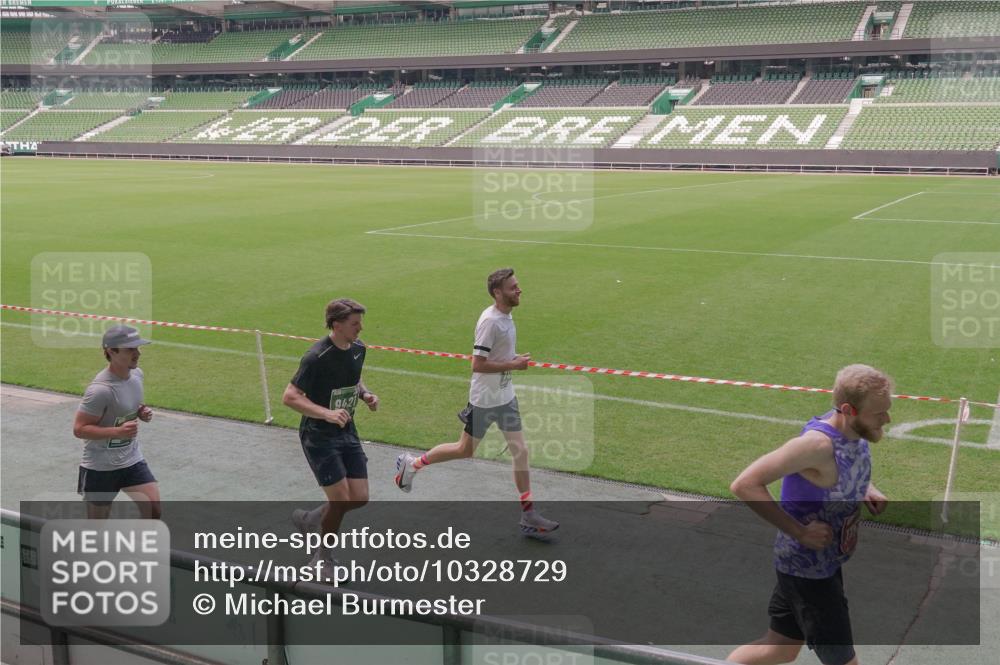 13.09.2026 - 21. swb-Marathon Bremen Michael Burmester http://msf.ph/oto/10328729 13.09.2026 12:59:04 Laufen im Stadion 141, 148, 191, 226, 232, 511, 672, 745, 789, 790, 909, 972, 1080, 1119, 1166, 1191, 1199, 1281, 1516, 1535, 1642, 1647, 1752, 1881, 1931, 1933, 2046, 2210, 2289, 2343, 2367, 2371, 2397, 2423, 2425, 2481, 2517, 2570, 2577, 2771, 2806, 2807, 2827, 2885, 2899, 2903, 2953, 2961, 2979, 3015, 3021, 3098, 3120, 3124, 3138, 3148, 3182, 3186, 3190, 3233, 3319, 3338, 3435, 3516, 3531, 3534, 3560, 3652, 3655, 3695, 3930, 3933, 3934, 4120, 205 meine-sportfotos.de