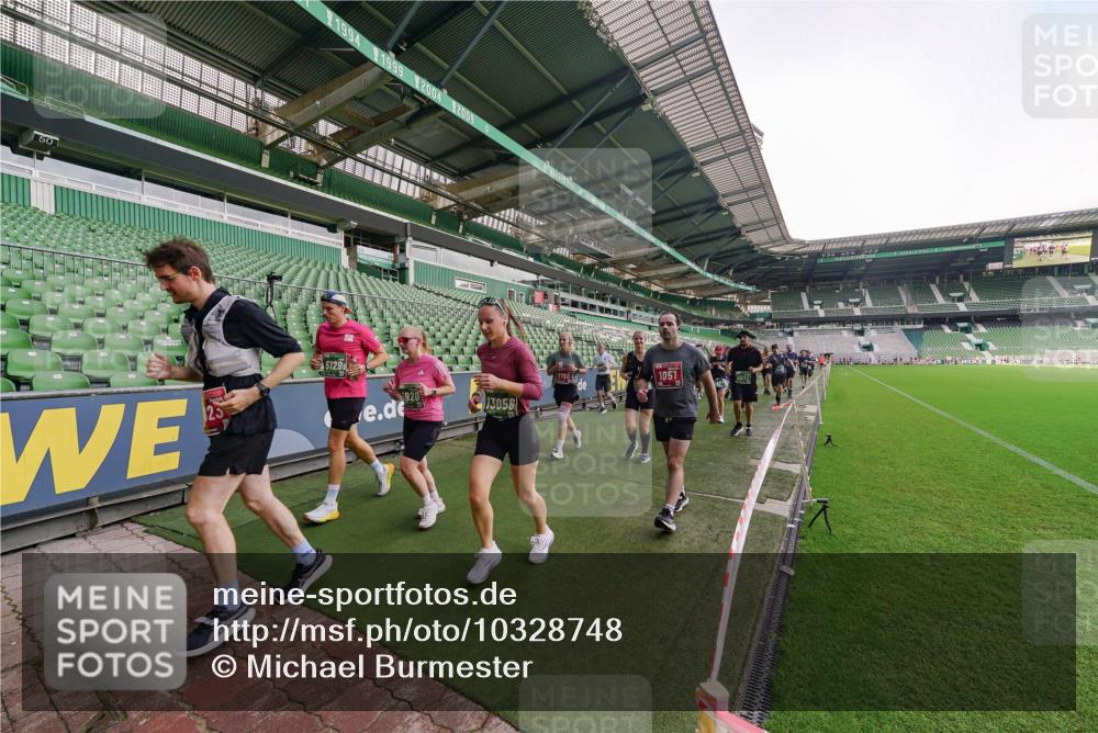 13.09.2026 - 21. swb-Marathon Bremen Michael Burmester http://msf.ph/oto/10328748 13.09.2026 13:34:53 Laufen im Stadion 170, 193, 368, 428, 462, 496, 594, 679, 709, 765, 916, 1026, 1048, 1098, 1280, 1321, 1396, 1444, 1553, 1557, 1560, 1607, 1661, 1703, 1760, 1772, 1784, 1827, 1965, 1974, 1977, 1992, 1996, 2335, 2338, 2399, 2400, 2451, 2479, 2511, 2515, 2543, 2641, 2650, 2718, 2735, 2757, 2787, 2789, 2791, 2894, 2982, 3090, 3179, 3191, 3345, 3406, 3443, 3503, 3547, 3577, 3660, 3708, 3709, 3720, 3875, 3904, 3911, 3914, 3952, 4001, 4014, 4200, 4290, 4500, 4546, 4561, 4880, 4967, 5000, 5151, 5818 meine-sportfotos.de