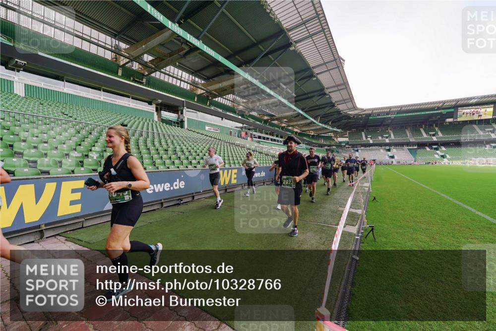 13.09.2026 - 21. swb-Marathon Bremen Michael Burmester http://msf.ph/oto/10328766 13.09.2026 13:34:55 Laufen im Stadion 170, 193, 368, 428, 462, 496, 679, 709, 765, 916, 1026, 1048, 1098, 1280, 1321, 1396, 1444, 1553, 1557, 1560, 1607, 1661, 1703, 1760, 1772, 1784, 1827, 1965, 1974, 1977, 1992, 1996, 2335, 2338, 2451, 2479, 2511, 2515, 2543, 2641, 2650, 2735, 2757, 2787, 2789, 2791, 2894, 2982, 3090, 3179, 3191, 3345, 3406, 3443, 3503, 3547, 3577, 3660, 3708, 3709, 3720, 3801, 3875, 3904, 3911, 3914, 3952, 4001, 4014, 4200, 4290, 4500, 4546, 4561, 4880, 4967, 5000, 5151, 5818 meine-sportfotos.de