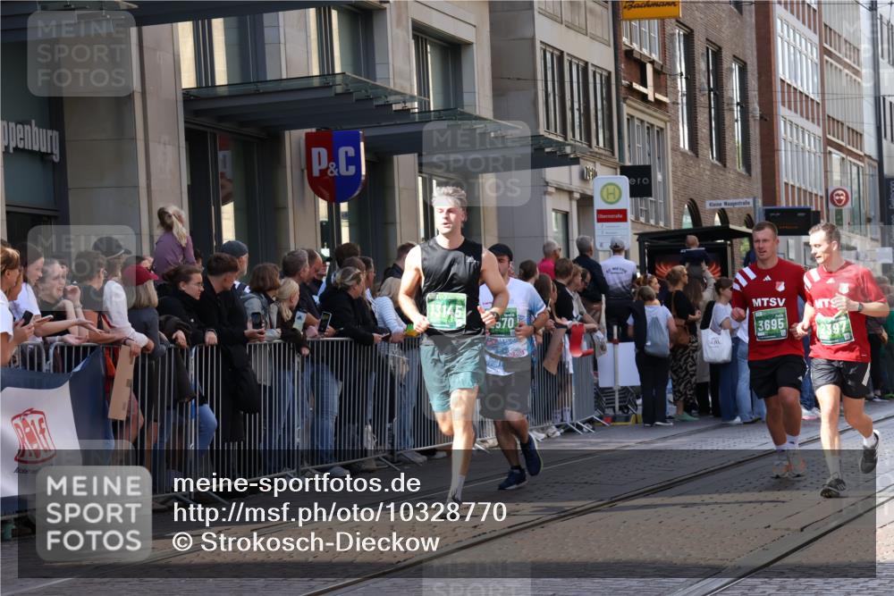13.09.2026 - 21. swb-Marathon Bremen Strokosch-Dieckow http://msf.ph/oto/10328770 13.09.2026 13:21:20 Ziel 572, 1130, 1254, 2088, 2397, 2570, 2904, 3120, 3202, 3290, 3435, 3655, 3695, 3930, 3934, 4165, 4735, 5542, 6862, 6865, 7176, 8184, 8270, 8384, 8730, 8923, 8947, 9048, 9059, 9421, 9722, 10120, 13145, 226, 854, 1191, 2979, 3450, 3534, 3933, 4234, 4362, 4445, 4484, 4519, 4734, 6357, 6970, 8237, 8323, 8408, 8622, 8791, 9267, 9268, 9514, 9900, 13120 meine-sportfotos.de