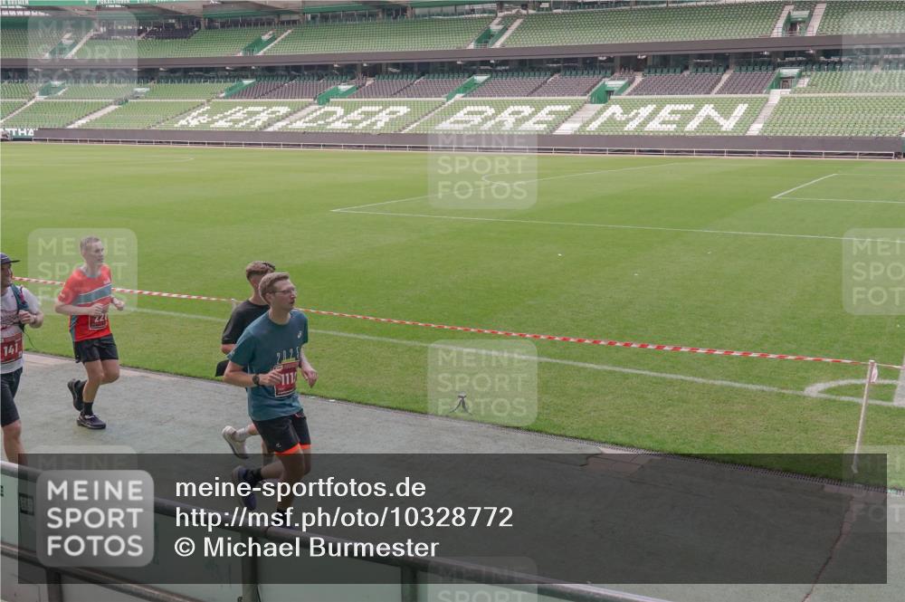 13.09.2026 - 21. swb-Marathon Bremen Michael Burmester http://msf.ph/oto/10328772 13.09.2026 12:59:11 Laufen im Stadion 141, 148, 191, 226, 232, 260, 342, 511, 672, 745, 789, 790, 972, 1080, 1119, 1166, 1191, 1199, 1209, 1281, 1493, 1494, 1516, 1642, 1647, 1752, 1931, 1933, 2046, 2088, 2210, 2289, 2343, 2367, 2397, 2425, 2481, 2517, 2570, 2577, 2771, 2806, 2807, 2827, 2885, 2899, 2914, 2953, 2961, 2979, 3015, 3021, 3098, 3120, 3124, 3138, 3148, 3182, 3186, 3190, 3233, 3273, 3319, 3338, 3435, 3516, 3531, 3534, 3560, 3652, 3655, 3695, 3861, 3930, 3933, 3934, 4120, 205 meine-sportfotos.de