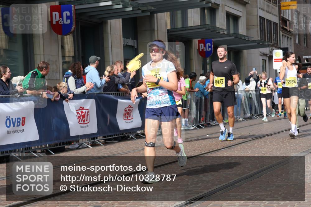13.09.2026 - 21. swb-Marathon Bremen Strokosch-Dieckow http://msf.ph/oto/10328787 13.09.2026 11:02:01 Ziel 10153, 10154, 10173, 10273, 10274, 10278, 10331, 10338, 10439, 10473, 10636, 10738, 10885, 10915, 10943, 11137, 11249, 11505, 11526, 11576, 11811, 11853, 11886, 11890, 12042, 12094, 12134, 12135, 12169, 12437, 10257, 10332, 10409, 10444, 10500, 10617, 10803, 10817, 10924, 11075, 11115, 11150, 11268, 11369, 11412, 11413, 11436, 11479, 11486, 11668, 11747, 11859, 11985, 11986, 12016, 12095, 12145, 12360, 12379, 12412, 12466, 12506 meine-sportfotos.de
