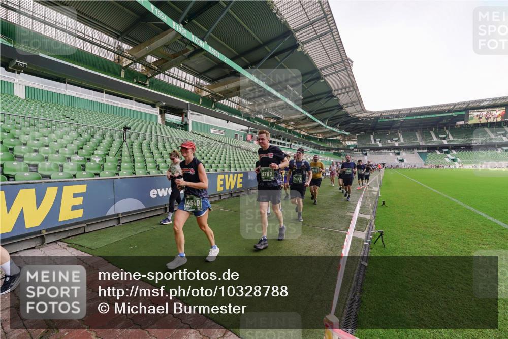 13.09.2026 - 21. swb-Marathon Bremen Michael Burmester http://msf.ph/oto/10328788 13.09.2026 13:34:56 Laufen im Stadion 170, 193, 368, 428, 462, 496, 679, 709, 916, 1026, 1048, 1098, 1280, 1321, 1396, 1444, 1553, 1557, 1560, 1607, 1661, 1703, 1760, 1772, 1784, 1827, 1965, 1974, 1977, 1992, 1996, 2335, 2338, 2451, 2479, 2511, 2515, 2543, 2641, 2650, 2735, 2757, 2787, 2789, 2791, 2894, 2982, 3090, 3179, 3191, 3345, 3406, 3443, 3503, 3547, 3577, 3660, 3708, 3709, 3720, 3801, 3875, 3904, 3911, 3914, 3952, 4001, 4014, 4200, 4290, 4500, 4546, 4561, 4880, 4967, 5000, 5151, 5818 meine-sportfotos.de