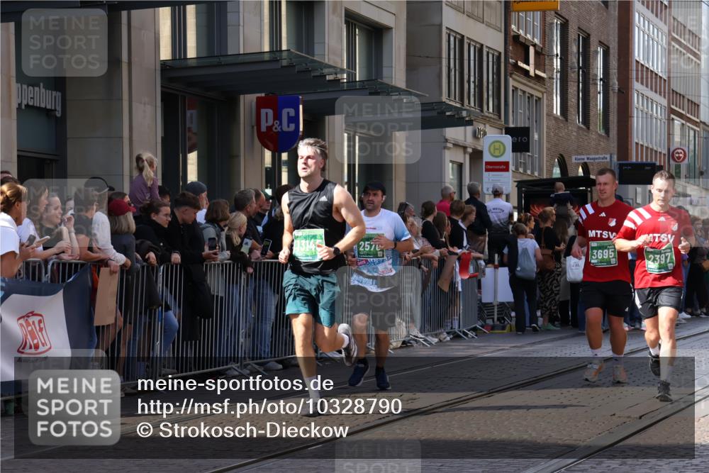 13.09.2026 - 21. swb-Marathon Bremen Strokosch-Dieckow http://msf.ph/oto/10328790 13.09.2026 13:21:20 Ziel 572, 1130, 1254, 2088, 2397, 2570, 2904, 3120, 3202, 3290, 3435, 3655, 3695, 3930, 3934, 4165, 4735, 5542, 6862, 6865, 7176, 8184, 8270, 8384, 8730, 8923, 8947, 9048, 9059, 9421, 9722, 10120, 13145, 226, 854, 1191, 2979, 3450, 3534, 3933, 4234, 4362, 4445, 4484, 4519, 4734, 6357, 6970, 8237, 8323, 8408, 8622, 8791, 9267, 9268, 9514, 9900, 13120 meine-sportfotos.de