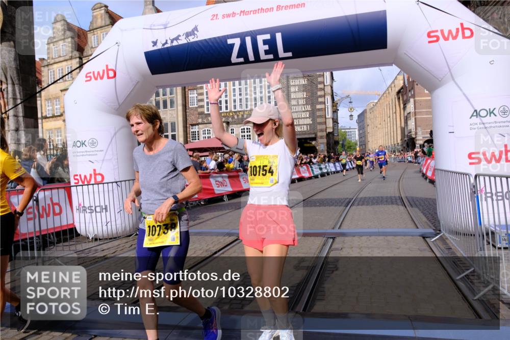 13.09.2026 - 21. swb-Marathon Bremen Tim E. http://msf.ph/oto/10328802 13.09.2026 11:02:41 Ziel 10153, 10154, 10173, 10273, 10274, 10278, 10331, 10338, 10439, 10738, 10885, 10915, 10943, 11137, 11249, 11505, 11508, 11526, 11554, 11576, 11853, 11886, 11890, 12042, 12134, 12169, 12252, 12489 meine-sportfotos.de