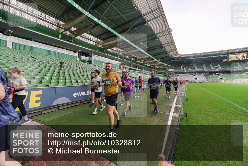 13.09.2026 - 21. swb-Marathon Bremen Michael Burmester http://msf.ph/oto/10328812 13.09.2026 13:34:58 Laufen im Stadion 170, 193, 368, 428, 462, 496, 679, 709, 916, 1026, 1048, 1098, 1280, 1321, 1396, 1444, 1553, 1557, 1560, 1607, 1661, 1703, 1726, 1760, 1772, 1784, 1827, 1965, 1974, 1977, 1992, 1996, 2335, 2338, 2451, 2479, 2511, 2515, 2543, 2641, 2650, 2735, 2757, 2787, 2789, 2791, 2894, 3090, 3179, 3191, 3345, 3406, 3443, 3472, 3503, 3547, 3555, 3577, 3660, 3708, 3709, 3720, 3801, 3875, 3904, 3911, 3914, 3952, 4001, 4014, 4200, 4290, 4500, 4546, 4561, 4880, 4967, 5000, 5151, 5818 meine-sportfotos.de