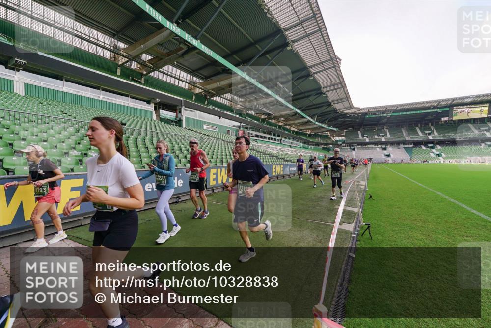 13.09.2026 - 21. swb-Marathon Bremen Michael Burmester http://msf.ph/oto/10328838 13.09.2026 13:35:01 Laufen im Stadion 170, 193, 368, 428, 462, 496, 657, 679, 709, 916, 1026, 1048, 1098, 1280, 1321, 1396, 1444, 1553, 1557, 1560, 1607, 1661, 1703, 1726, 1760, 1772, 1784, 1827, 1965, 1974, 1977, 1992, 1996, 2335, 2338, 2451, 2479, 2511, 2515, 2543, 2578, 2641, 2650, 2735, 2757, 2787, 2789, 2791, 2894, 3090, 3179, 3191, 3345, 3406, 3443, 3472, 3503, 3547, 3555, 3577, 3660, 3708, 3709, 3720, 3801, 3875, 3904, 3911, 3914, 4001, 4014, 4200, 4290, 4500, 4546, 4561, 4880, 4967, 5000, 5151, 5818 meine-sportfotos.de