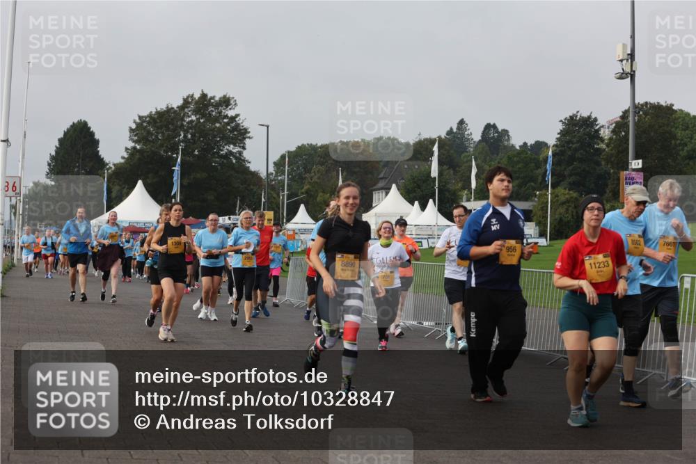 13.09.2026 - Kiel Lauf Andreas Tolksdorf http://msf.ph/oto/10328847 13.09.2026 09:30:03 Kiellinie 36, 1309, 8890, 761, 956, 11233, 8502, 7661 meine-sportfotos.de