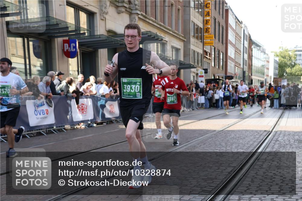 13.09.2026 - 21. swb-Marathon Bremen Strokosch-Dieckow http://msf.ph/oto/10328874 13.09.2026 13:21:23 Ziel 572, 1130, 1254, 2088, 2397, 2570, 2904, 3120, 3290, 3338, 3435, 3655, 3695, 3930, 3934, 4165, 4735, 5542, 6865, 6976, 7098, 7176, 8184, 8270, 8384, 8730, 8923, 8947, 9048, 9059, 9421, 10120, 13145, 226, 1191, 2979, 3120, 3202, 3450, 3534, 4165, 4234, 4362, 4445, 4484, 4519, 4734, 6357, 6862, 6970, 8237, 8323, 8408, 8791, 8923, 9267, 9268, 9514, 9722, 9900 meine-sportfotos.de