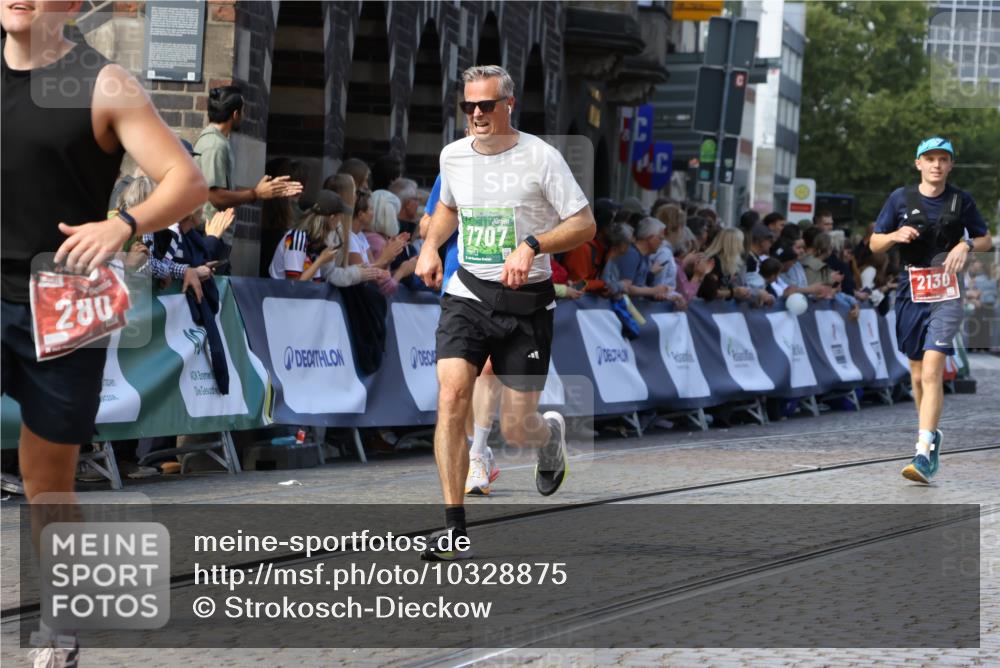 13.09.2026 - 21. swb-Marathon Bremen Strokosch-Dieckow http://msf.ph/oto/10328875 13.09.2026 13:13:42 Ziel 280, 621, 779, 2130, 2360, 2882, 2962, 3566, 4582, 5345, 5769, 6038, 6394, 6407, 8197, 8464, 8477, 8568, 8963, 524, 670, 683, 1704, 1707, 1937, 2422, 3236, 5443, 6451, 7210, 7283, 7707, 9635, 9884 meine-sportfotos.de