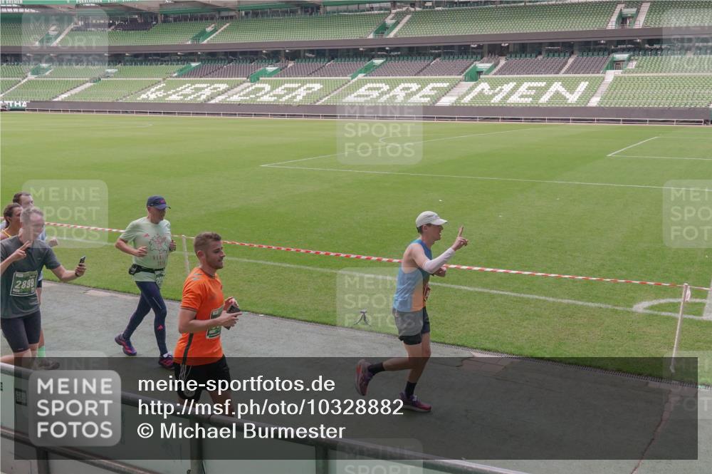 13.09.2026 - 21. swb-Marathon Bremen Michael Burmester http://msf.ph/oto/10328882 13.09.2026 12:59:17 Laufen im Stadion 141, 148, 191, 226, 232, 260, 342, 511, 672, 745, 789, 790, 972, 1080, 1119, 1166, 1191, 1199, 1209, 1281, 1493, 1494, 1516, 1642, 1647, 1931, 1933, 2088, 2210, 2289, 2343, 2367, 2397, 2425, 2481, 2517, 2570, 2577, 2686, 2771, 2806, 2807, 2827, 2885, 2899, 2914, 2953, 2961, 2979, 3015, 3021, 3098, 3120, 3124, 3138, 3148, 3186, 3190, 3233, 3273, 3319, 3338, 3435, 3516, 3531, 3534, 3560, 3652, 3655, 3695, 3861, 3930, 3933, 3934, 4120, 205 meine-sportfotos.de
