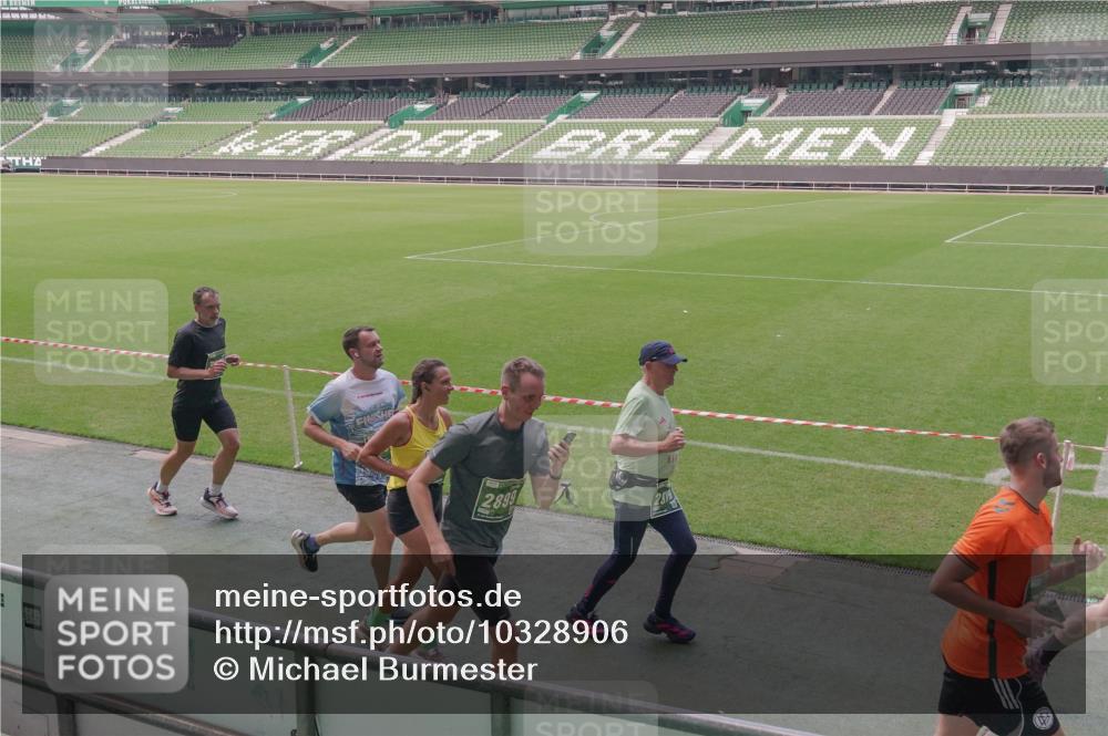 13.09.2026 - 21. swb-Marathon Bremen Michael Burmester http://msf.ph/oto/10328906 13.09.2026 12:59:18 Laufen im Stadion 141, 148, 191, 226, 232, 260, 342, 511, 672, 745, 789, 790, 972, 1080, 1119, 1166, 1191, 1199, 1209, 1281, 1493, 1494, 1516, 1642, 1647, 1931, 1933, 2088, 2210, 2289, 2343, 2367, 2397, 2425, 2481, 2517, 2570, 2577, 2686, 2771, 2806, 2807, 2827, 2885, 2899, 2914, 2953, 2961, 2979, 3015, 3021, 3098, 3120, 3124, 3138, 3148, 3186, 3190, 3233, 3273, 3338, 3435, 3516, 3531, 3534, 3560, 3652, 3655, 3695, 3861, 3930, 3933, 3934, 4120, 205 meine-sportfotos.de