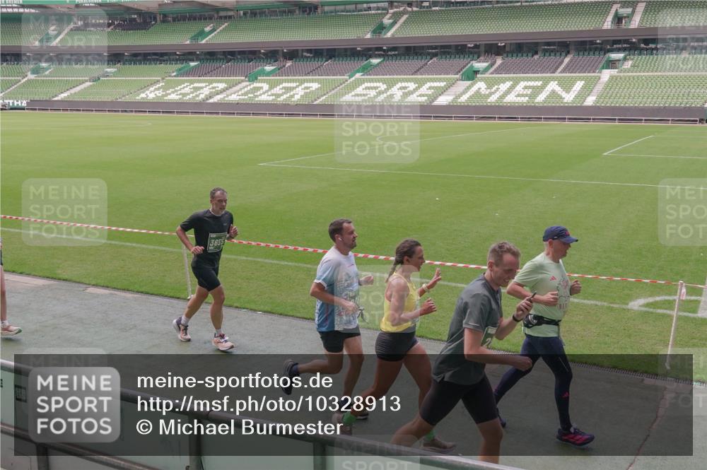 13.09.2026 - 21. swb-Marathon Bremen Michael Burmester http://msf.ph/oto/10328913 13.09.2026 12:59:19 Laufen im Stadion 141, 148, 191, 226, 232, 260, 342, 511, 672, 745, 789, 790, 972, 1080, 1119, 1166, 1191, 1199, 1209, 1281, 1493, 1494, 1516, 1642, 1647, 1931, 1933, 2088, 2210, 2289, 2343, 2367, 2397, 2425, 2481, 2517, 2570, 2577, 2686, 2771, 2806, 2807, 2827, 2885, 2899, 2914, 2953, 2961, 2979, 3015, 3021, 3098, 3120, 3124, 3138, 3148, 3186, 3190, 3233, 3273, 3338, 3435, 3516, 3531, 3534, 3560, 3652, 3655, 3695, 3861, 3930, 3933, 3934, 4120, 205 meine-sportfotos.de