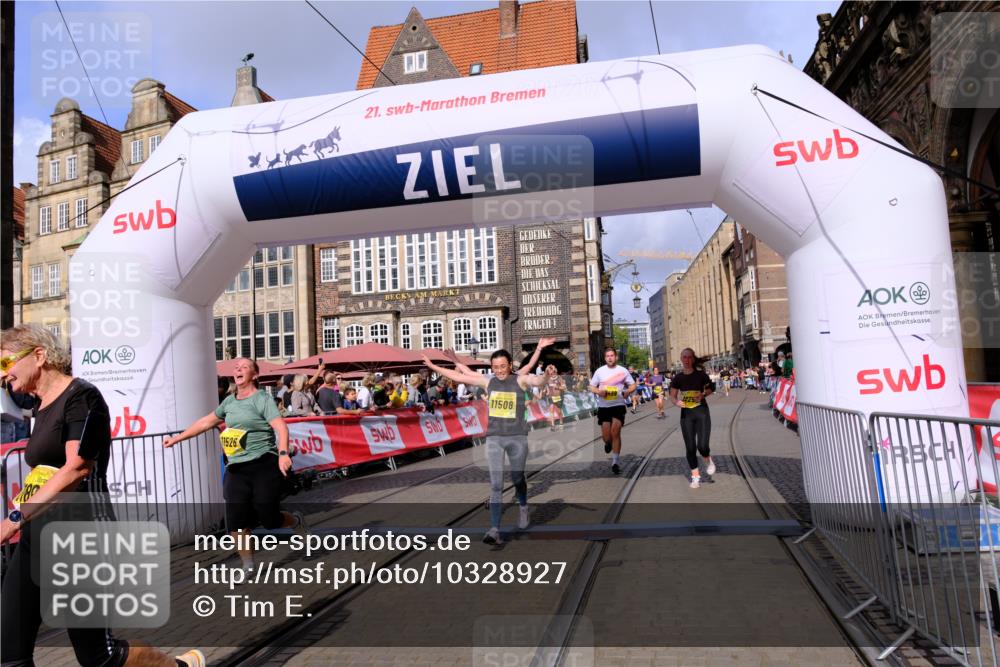 13.09.2026 - 21. swb-Marathon Bremen Tim E. http://msf.ph/oto/10328927 13.09.2026 11:02:48 Ziel 10153, 10154, 10273, 10274, 10278, 10338, 10738, 10885, 11137, 11261, 11505, 11508, 11526, 11554, 11662, 11853, 11890, 11945, 12154, 12169, 12252, 12429, 12489 meine-sportfotos.de