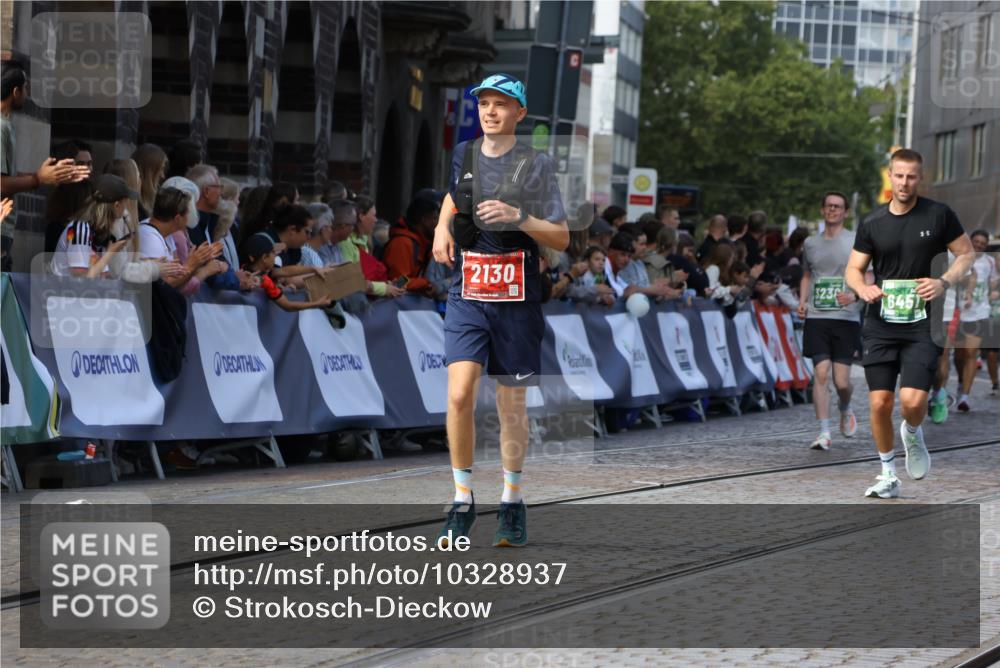 13.09.2026 - 21. swb-Marathon Bremen Strokosch-Dieckow http://msf.ph/oto/10328937 13.09.2026 13:13:44 Ziel 280, 779, 2130, 2360, 2401, 2882, 2962, 3566, 6038, 6394, 6407, 8197, 8464, 8477, 8568, 8840, 8963, 9442, 524, 670, 683, 1704, 1707, 1937, 2422, 3236, 5443, 6451, 7210, 7283, 9426, 9635, 9884 meine-sportfotos.de