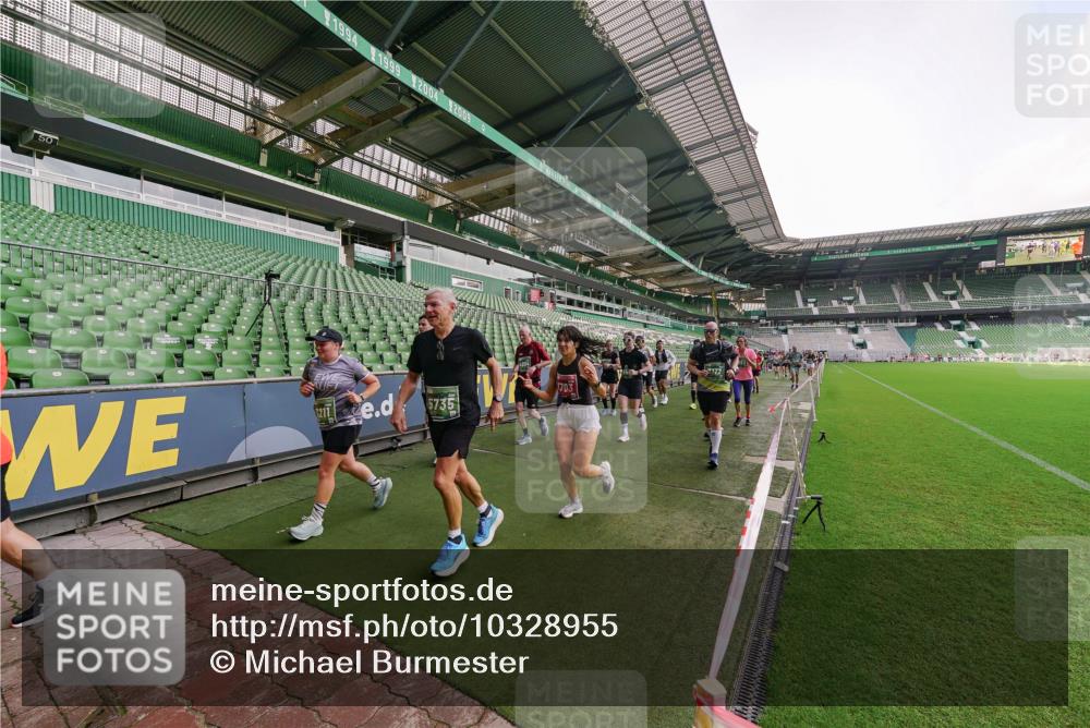 13.09.2026 - 21. swb-Marathon Bremen Michael Burmester http://msf.ph/oto/10328955 13.09.2026 13:35:17 Laufen im Stadion 170, 193, 368, 462, 496, 657, 679, 709, 916, 1026, 1048, 1280, 1321, 1396, 1432, 1444, 1553, 1560, 1607, 1703, 1726, 1772, 1784, 1827, 1965, 1974, 1977, 1992, 2335, 2338, 2451, 2511, 2578, 2641, 2650, 2735, 2789, 2791, 2894, 2933, 3090, 3179, 3191, 3345, 3406, 3472, 3547, 3555, 3588, 3660, 3708, 3709, 3720, 3801, 3904, 3914, 4001, 4014, 4200, 4290, 4500, 4546, 4561, 4880, 4967, 5000, 5151, 5818 meine-sportfotos.de