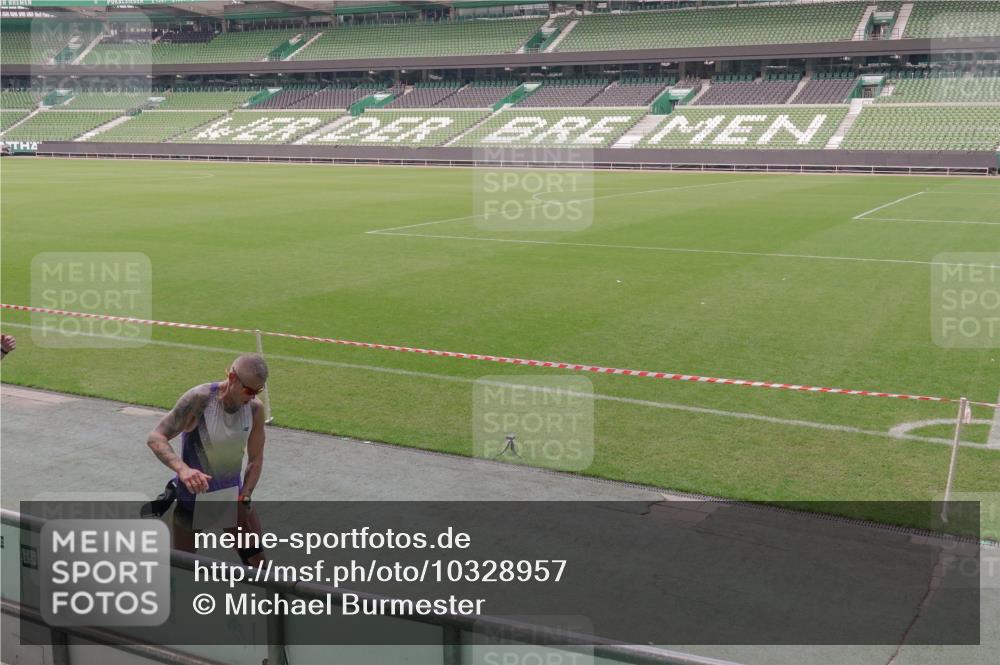 13.09.2026 - 21. swb-Marathon Bremen Michael Burmester http://msf.ph/oto/10328957 13.09.2026 12:59:24 Laufen im Stadion 135, 141, 148, 191, 226, 232, 260, 342, 511, 672, 745, 789, 790, 972, 1080, 1119, 1166, 1209, 1281, 1368, 1493, 1494, 1516, 1642, 1647, 1931, 1933, 1935, 2088, 2210, 2289, 2343, 2367, 2397, 2425, 2481, 2517, 2570, 2577, 2686, 2771, 2806, 2807, 2827, 2885, 2899, 2914, 2953, 2961, 2979, 3015, 3021, 3076, 3098, 3105, 3120, 3124, 3138, 3148, 3186, 3190, 3233, 3273, 3338, 3435, 3516, 3531, 3534, 3560, 3652, 3655, 3695, 3855, 3861, 3930, 3933, 3934, 4120, 205 meine-sportfotos.de