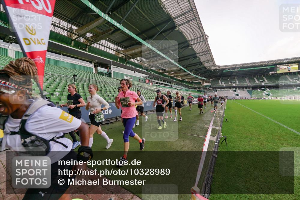 13.09.2026 - 21. swb-Marathon Bremen Michael Burmester http://msf.ph/oto/10328989 13.09.2026 13:35:20 Laufen im Stadion 170, 193, 368, 462, 496, 657, 679, 709, 916, 1015, 1026, 1048, 1280, 1321, 1396, 1432, 1444, 1553, 1560, 1607, 1703, 1726, 1772, 1784, 1827, 1965, 1974, 1977, 1992, 2335, 2338, 2451, 2511, 2578, 2641, 2650, 2688, 2735, 2789, 2791, 2894, 2933, 3090, 3179, 3191, 3345, 3406, 3472, 3547, 3555, 3588, 3660, 3708, 3709, 3720, 3801, 3904, 3914, 4014, 4200, 4290, 4500, 4546, 4561, 4880, 4967, 5000, 5151, 5332, 5818 meine-sportfotos.de