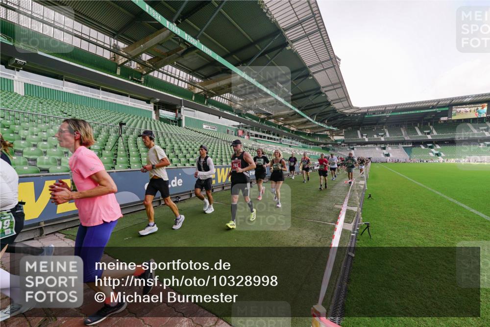 13.09.2026 - 21. swb-Marathon Bremen Michael Burmester http://msf.ph/oto/10328998 13.09.2026 13:35:21 Laufen im Stadion 170, 193, 368, 462, 496, 657, 679, 709, 916, 1015, 1026, 1048, 1280, 1321, 1396, 1432, 1444, 1553, 1560, 1607, 1703, 1726, 1772, 1784, 1827, 1965, 1974, 1977, 1992, 2335, 2338, 2451, 2511, 2578, 2641, 2650, 2688, 2735, 2789, 2791, 2894, 2933, 3090, 3179, 3191, 3345, 3406, 3472, 3547, 3555, 3588, 3660, 3708, 3709, 3720, 3801, 3904, 3914, 4014, 4200, 4290, 4500, 4546, 4561, 4880, 4967, 5000, 5151, 5332, 5818 meine-sportfotos.de