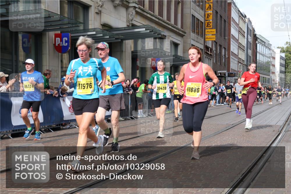 13.09.2026 - 21. swb-Marathon Bremen Strokosch-Dieckow http://msf.ph/oto/10329058 13.09.2026 11:02:08 Ziel 10153, 10154, 10173, 10273, 10274, 10278, 10331, 10338, 10439, 10738, 10885, 10915, 10943, 11137, 11249, 11261, 11505, 11508, 11526, 11554, 11576, 11662, 11853, 11886, 11890, 11945, 12042, 12134, 12169, 12252, 12429, 12489, 10257, 10409, 10444, 10473, 10500, 10617, 10636, 10803, 10817, 10924, 11115, 11268, 11369, 11412, 11413, 11436, 11576, 11811, 11859, 12016, 12094, 12095, 12134, 12135, 12145, 12360, 12379, 12412, 12437, 12466, 12506 meine-sportfotos.de