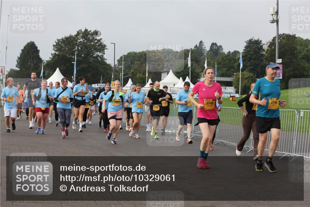 13.09.2026 - Kiel Lauf Andreas Tolksdorf http://msf.ph/oto/10329061 13.09.2026 09:30:15 Kiellinie 2485, 2068, 6118, 8041, 8044, 3148, 2748 meine-sportfotos.de