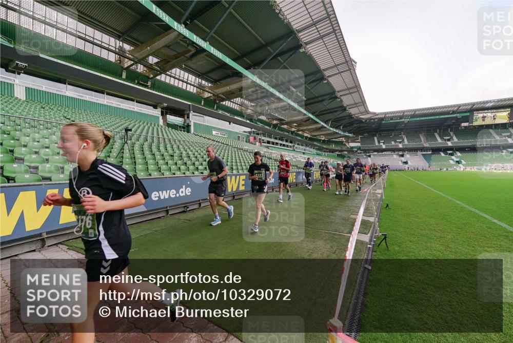 13.09.2026 - 21. swb-Marathon Bremen Michael Burmester http://msf.ph/oto/10329072 13.09.2026 13:35:30 Laufen im Stadion 170, 193, 368, 462, 491, 496, 657, 679, 709, 916, 1015, 1026, 1280, 1321, 1396, 1432, 1553, 1560, 1607, 1703, 1726, 1772, 1784, 1887, 1934, 1965, 1974, 1977, 1992, 2335, 2338, 2451, 2578, 2650, 2688, 2789, 2791, 2894, 2933, 3090, 3161, 3169, 3179, 3191, 3345, 3406, 3463, 3472, 3498, 3547, 3555, 3573, 3588, 3660, 3708, 3709, 3720, 3801, 3904, 3914, 4014, 4145, 4200, 4290, 4464, 4500, 4546, 4561, 4880, 4967, 5000, 5151, 5332, 5818 meine-sportfotos.de