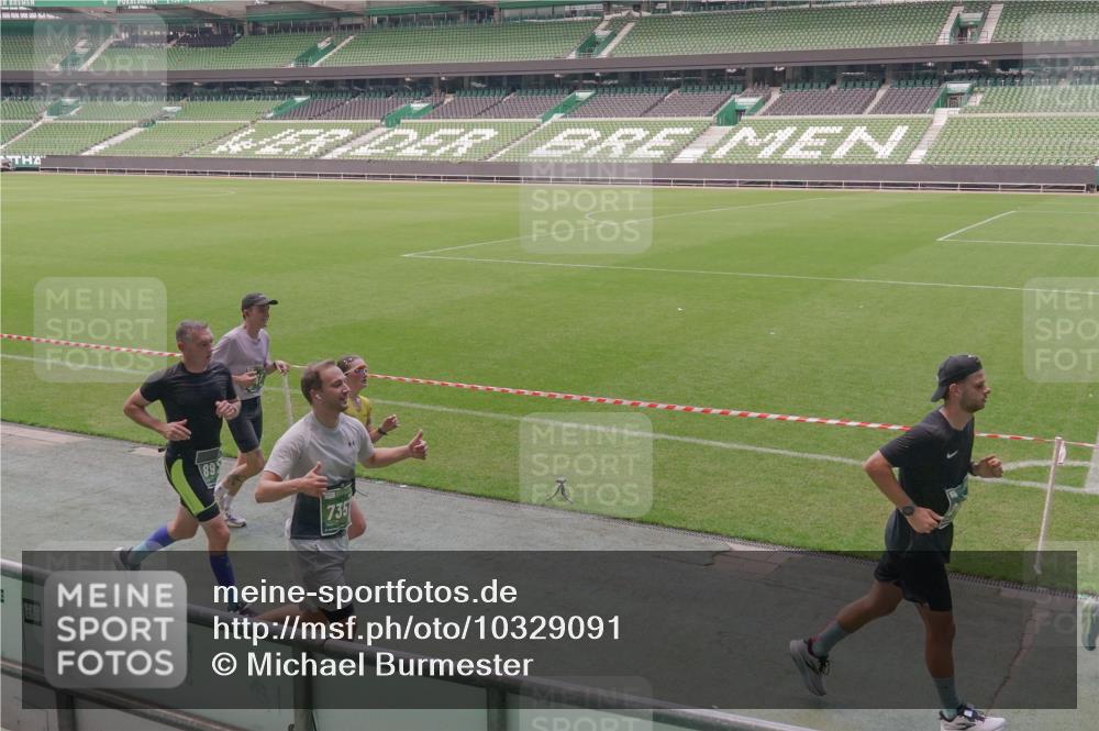 13.09.2026 - 21. swb-Marathon Bremen Michael Burmester http://msf.ph/oto/10329091 13.09.2026 12:59:33 Laufen im Stadion 135, 141, 148, 191, 226, 232, 260, 342, 511, 651, 672, 745, 972, 1080, 1119, 1166, 1209, 1281, 1368, 1493, 1494, 1516, 1642, 1647, 1861, 1931, 1933, 1935, 1963, 2088, 2210, 2289, 2293, 2306, 2322, 2343, 2367, 2425, 2481, 2517, 2570, 2577, 2686, 2771, 2806, 2807, 2827, 2885, 2899, 2914, 2953, 2961, 2979, 3015, 3021, 3076, 3098, 3105, 3120, 3124, 3148, 3190, 3233, 3273, 3338, 3354, 3435, 3480, 3516, 3531, 3560, 3652, 3729, 3855, 3861, 3930, 3933, 3934, 205 meine-sportfotos.de