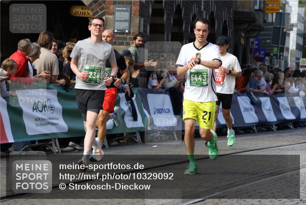 13.09.2026 - 21. swb-Marathon Bremen Strokosch-Dieckow http://msf.ph/oto/10329092 13.09.2026 13:13:50 Ziel 779, 2130, 2360, 2401, 2767, 2882, 6407, 7493, 8477, 8568, 8840, 8963, 9442, 524, 670, 1433, 1613, 2422, 2701, 2824, 3236, 5443, 5593, 5610, 7210, 7283, 7435, 8118, 8886, 9426, 9635, 10105 meine-sportfotos.de