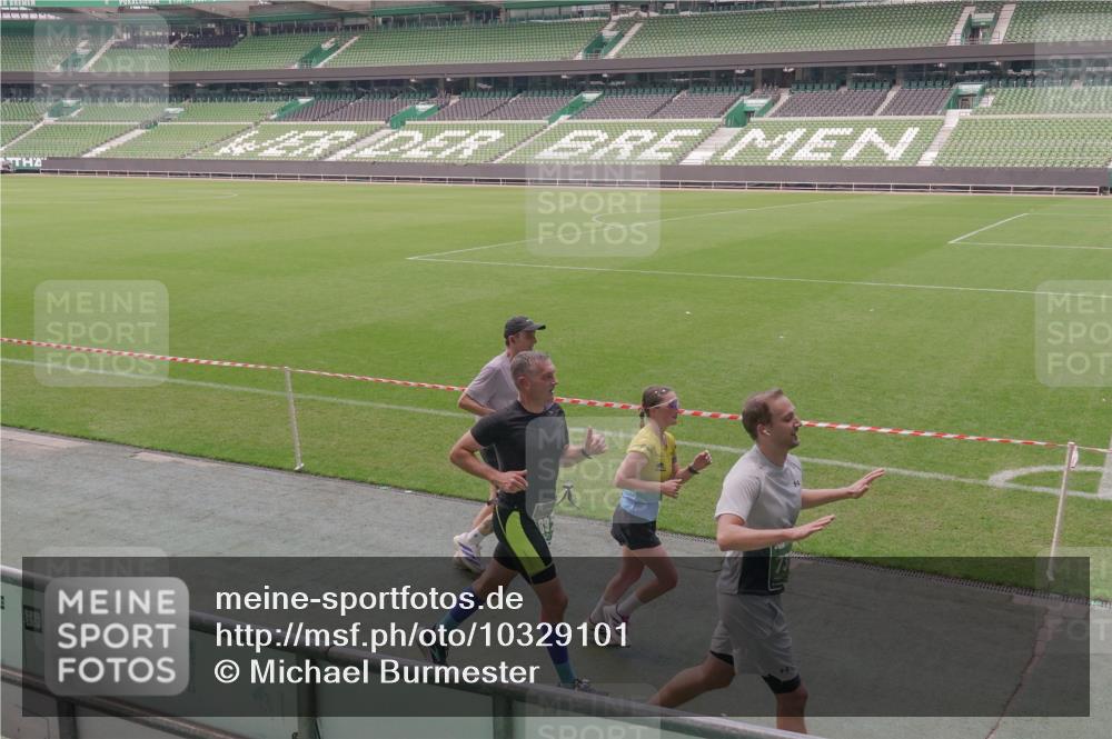 13.09.2026 - 21. swb-Marathon Bremen Michael Burmester http://msf.ph/oto/10329101 13.09.2026 12:59:34 Laufen im Stadion 135, 141, 148, 191, 226, 232, 260, 342, 511, 651, 672, 745, 972, 1080, 1166, 1209, 1281, 1368, 1493, 1494, 1516, 1642, 1647, 1650, 1861, 1931, 1933, 1935, 1963, 2088, 2210, 2289, 2293, 2306, 2322, 2343, 2367, 2425, 2481, 2517, 2570, 2577, 2686, 2771, 2806, 2807, 2827, 2885, 2899, 2914, 2953, 2961, 2979, 3015, 3021, 3076, 3098, 3105, 3120, 3124, 3145, 3148, 3190, 3233, 3273, 3338, 3354, 3435, 3480, 3516, 3531, 3560, 3652, 3729, 3855, 3861, 3930, 3933, 3934, 205 meine-sportfotos.de