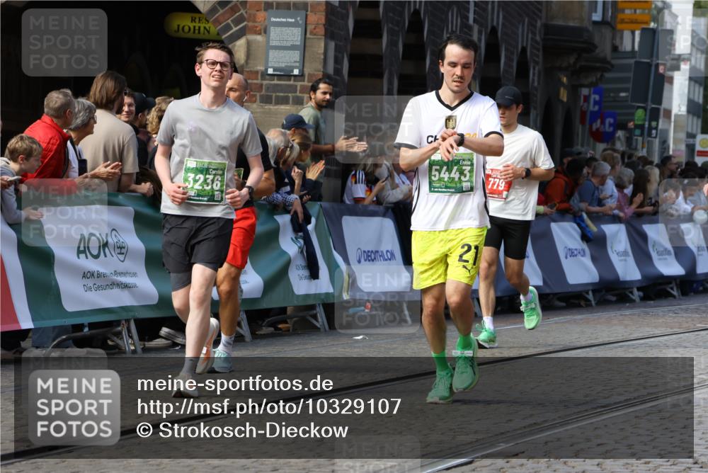 13.09.2026 - 21. swb-Marathon Bremen Strokosch-Dieckow http://msf.ph/oto/10329107 13.09.2026 13:13:50 Ziel 779, 2130, 2360, 2401, 2767, 2882, 6407, 7493, 8477, 8568, 8840, 8963, 9442, 524, 670, 1433, 1613, 2422, 2701, 2824, 3236, 5443, 5593, 5610, 7210, 7283, 7435, 8118, 8886, 9426, 9635, 10105 meine-sportfotos.de