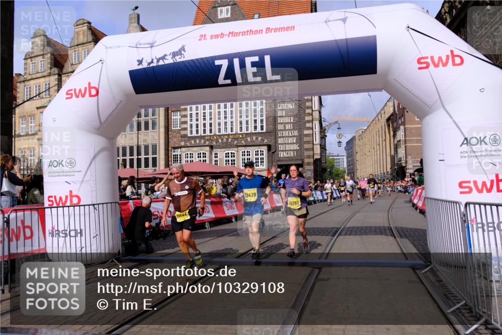 13.09.2026 - 21. swb-Marathon Bremen Tim E. http://msf.ph/oto/10329108 13.09.2026 11:02:54 Ziel 10190, 10945, 10985, 11096, 11137, 11261, 11508, 11526, 11554, 11662, 11701, 11776, 11890, 11945, 12154, 12169, 12252, 12429, 12451, 12489 meine-sportfotos.de