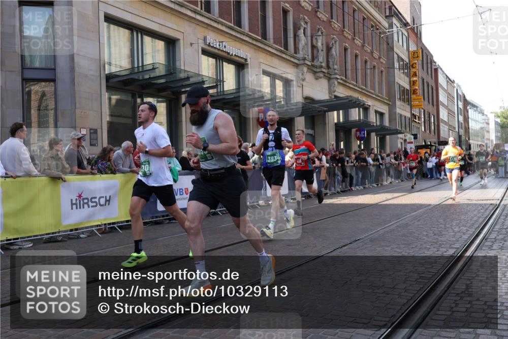13.09.2026 - 21. swb-Marathon Bremen Strokosch-Dieckow http://msf.ph/oto/10329113 13.09.2026 13:21:29 Ziel 141, 572, 1130, 1209, 1254, 2051, 2088, 2397, 2570, 3290, 3338, 3435, 3695, 3774, 3930, 3934, 4581, 4735, 5193, 5542, 6865, 6976, 7098, 7176, 8384, 8438, 8947, 9059, 9421, 10120, 13145, 226, 2904, 2979, 3120, 3202, 3534, 3655, 4165, 4234, 4445, 4484, 4519, 6357, 6862, 8184, 8270, 8323, 8384, 8408, 8730, 8791, 8923, 9048, 9267, 9268, 9514, 9722, 9900 meine-sportfotos.de