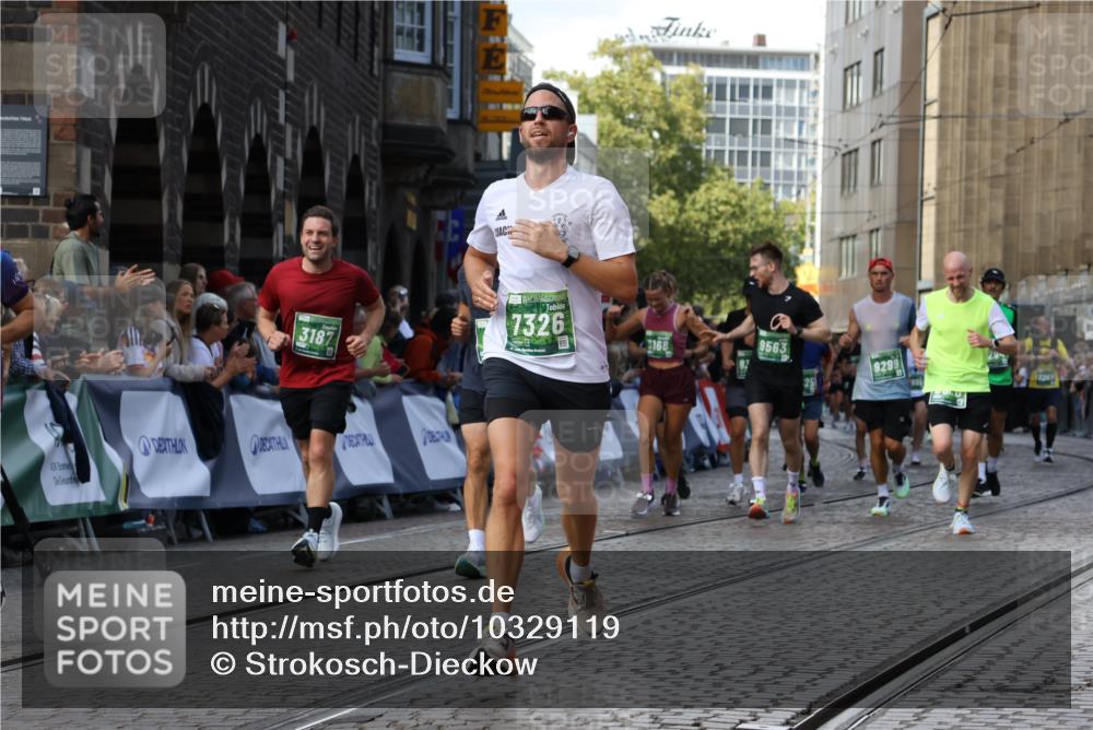 13.09.2026 - 21. swb-Marathon Bremen Strokosch-Dieckow http://msf.ph/oto/10329119 13.09.2026 13:25:13 Ziel 972, 1264, 1516, 2280, 2761, 3015, 4113, 4198, 4262, 4277, 4507, 4973, 5664, 6079, 6360, 6544, 6626, 6807, 6943, 7409, 7854, 8853, 9152, 10103, 260, 1119, 1650, 1658, 2046, 3168, 3187, 4294, 6113, 6380, 7252, 7306, 8357, 8695, 8769, 9036, 9299, 9460, 9468, 9563, 13025 meine-sportfotos.de