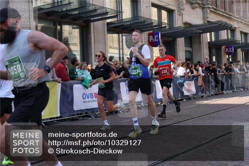 13.09.2026 - 21. swb-Marathon Bremen Strokosch-Dieckow http://msf.ph/oto/10329127 13.09.2026 13:21:29 Ziel 141, 572, 1130, 1209, 1254, 2051, 2088, 2397, 2570, 3290, 3338, 3435, 3695, 3774, 3930, 3934, 4581, 4735, 5193, 5542, 6865, 6976, 7098, 7176, 8384, 8438, 8947, 9059, 9421, 10120, 13145, 226, 2904, 2979, 3120, 3202, 3534, 3655, 4165, 4234, 4445, 4484, 4519, 6357, 6862, 8184, 8270, 8323, 8384, 8408, 8730, 8791, 8923, 9048, 9267, 9268, 9514, 9722, 9900 meine-sportfotos.de