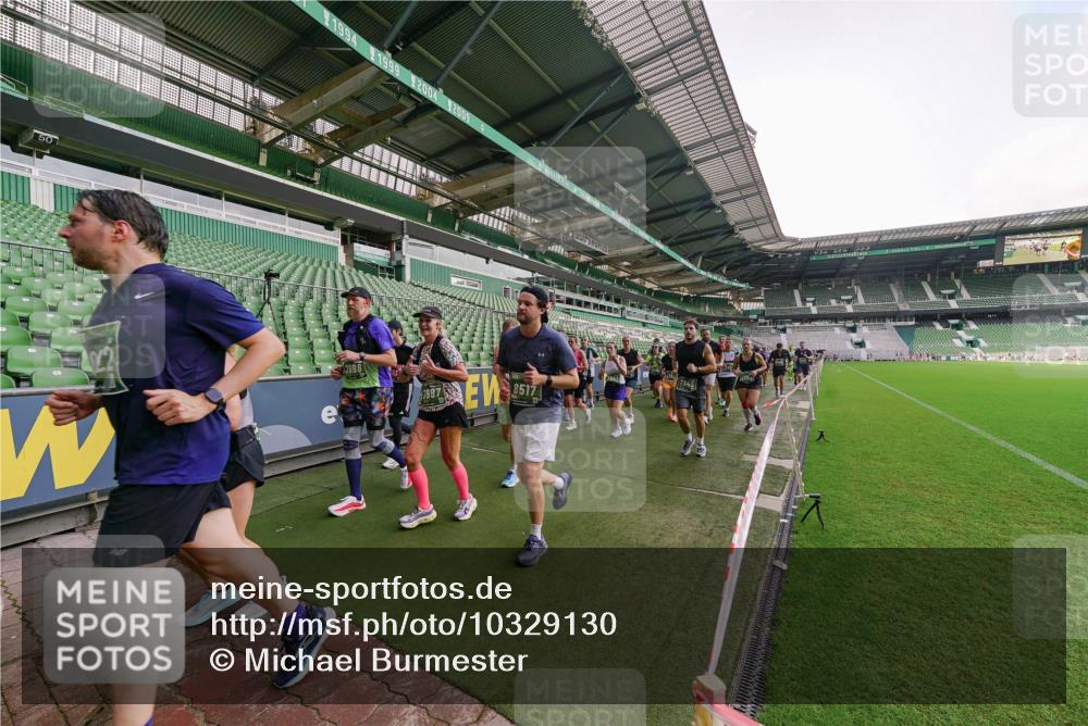 13.09.2026 - 21. swb-Marathon Bremen Michael Burmester http://msf.ph/oto/10329130 13.09.2026 13:35:34 Laufen im Stadion 170, 193, 368, 462, 491, 496, 657, 679, 709, 916, 1015, 1026, 1280, 1321, 1396, 1432, 1553, 1560, 1607, 1703, 1726, 1772, 1784, 1887, 1934, 1965, 1974, 1977, 1992, 2335, 2338, 2451, 2578, 2650, 2688, 2789, 2791, 2894, 2933, 3090, 3161, 3169, 3178, 3179, 3191, 3406, 3463, 3472, 3498, 3547, 3555, 3573, 3588, 3660, 3708, 3709, 3720, 3801, 3904, 3914, 4014, 4145, 4200, 4290, 4464, 4500, 4546, 4561, 4880, 4967, 5000, 5034, 5151, 5332, 5818 meine-sportfotos.de