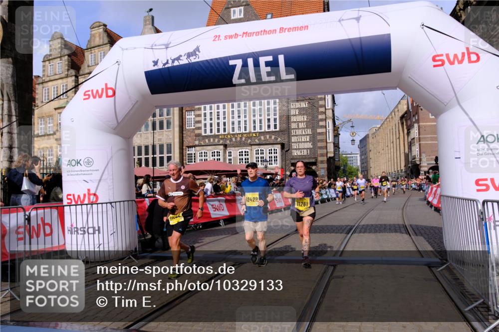 13.09.2026 - 21. swb-Marathon Bremen Tim E. http://msf.ph/oto/10329133 13.09.2026 11:02:54 Ziel 10190, 10945, 10985, 11096, 11137, 11261, 11508, 11526, 11554, 11662, 11701, 11776, 11890, 11945, 12154, 12169, 12252, 12429, 12451, 12489 meine-sportfotos.de