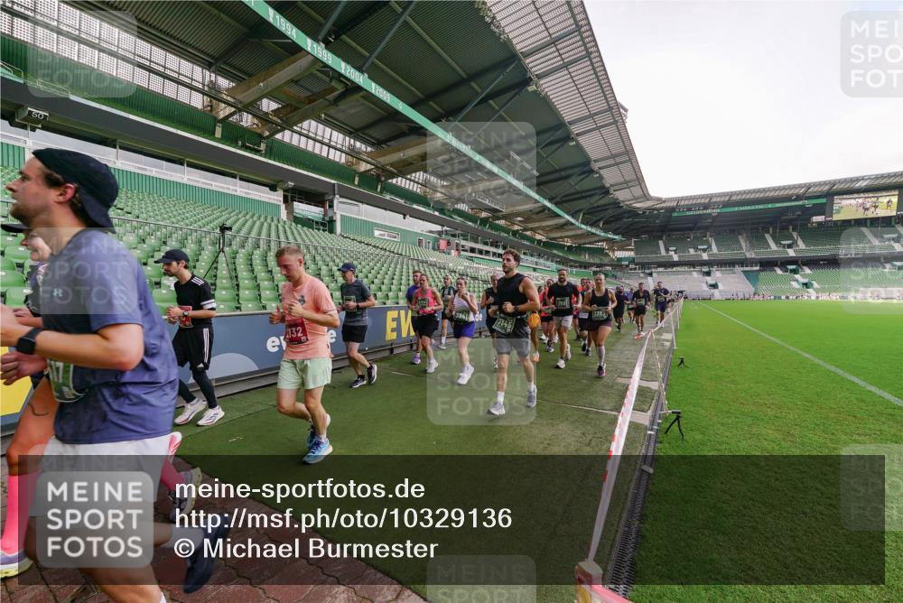 13.09.2026 - 21. swb-Marathon Bremen Michael Burmester http://msf.ph/oto/10329136 13.09.2026 13:35:35 Laufen im Stadion 170, 193, 368, 462, 491, 496, 657, 679, 916, 1015, 1026, 1280, 1321, 1396, 1432, 1553, 1560, 1607, 1703, 1726, 1772, 1784, 1887, 1934, 1965, 1974, 1977, 1992, 2335, 2338, 2451, 2578, 2650, 2688, 2789, 2791, 2894, 2933, 3090, 3161, 3169, 3178, 3179, 3191, 3406, 3463, 3472, 3498, 3547, 3555, 3573, 3588, 3660, 3708, 3709, 3720, 3801, 3904, 3914, 4014, 4145, 4200, 4290, 4464, 4500, 4546, 4561, 4880, 4967, 5000, 5034, 5151, 5332, 5818 meine-sportfotos.de