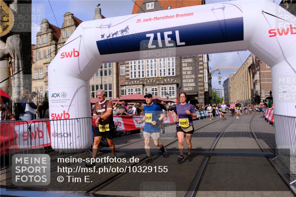13.09.2026 - 21. swb-Marathon Bremen Tim E. http://msf.ph/oto/10329155 13.09.2026 11:02:54 Ziel 10190, 10945, 10985, 11096, 11137, 11261, 11508, 11526, 11554, 11662, 11701, 11776, 11890, 11945, 12154, 12169, 12252, 12429, 12451, 12489 meine-sportfotos.de