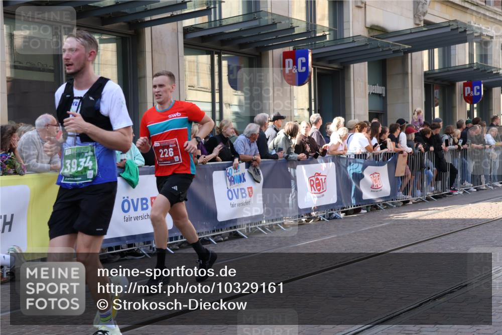 13.09.2026 - 21. swb-Marathon Bremen Strokosch-Dieckow http://msf.ph/oto/10329161 13.09.2026 13:21:30 Ziel 141, 572, 1130, 1209, 1254, 2051, 2088, 2397, 2570, 3290, 3338, 3435, 3695, 3774, 3930, 3934, 4581, 4735, 5193, 5542, 6865, 6976, 7098, 7176, 8438, 8947, 9059, 9421, 9599, 10120, 13145, 226, 1130, 2904, 2979, 3120, 3202, 3435, 3534, 3655, 4165, 4234, 4445, 4484, 4519, 6357, 6862, 8184, 8270, 8323, 8384, 8408, 8730, 8791, 8923, 9048, 9267, 9268, 9514, 9722, 9900 meine-sportfotos.de