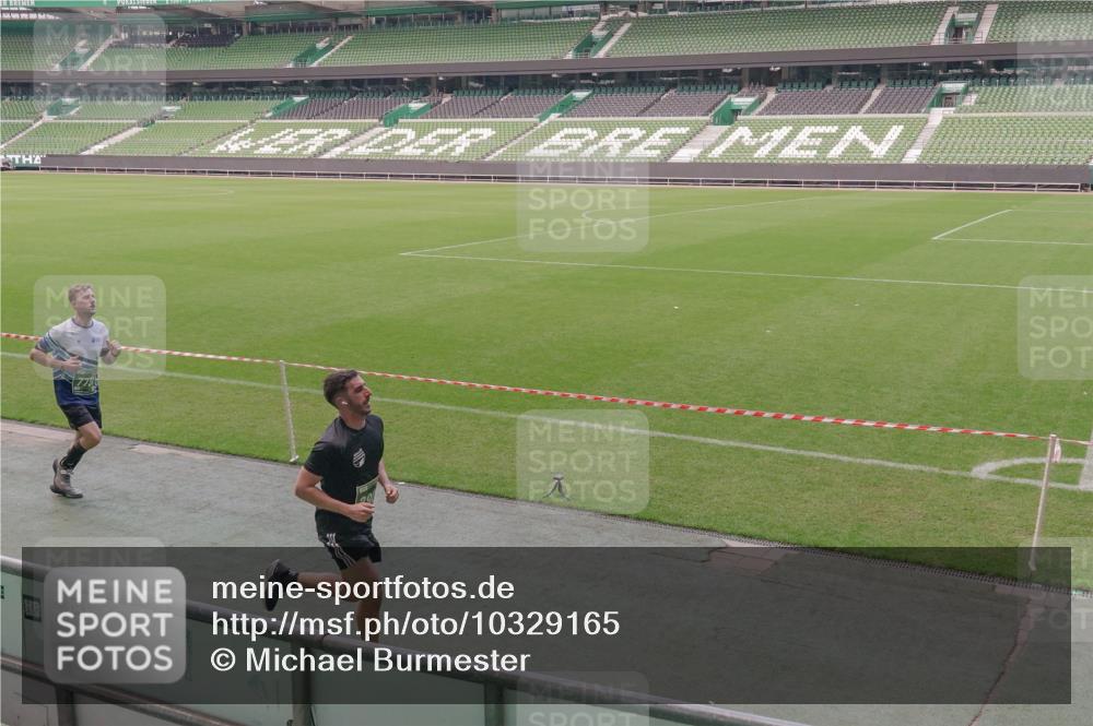 13.09.2026 - 21. swb-Marathon Bremen Michael Burmester http://msf.ph/oto/10329165 13.09.2026 12:59:40 Laufen im Stadion 135, 148, 191, 226, 232, 260, 342, 651, 745, 972, 1080, 1166, 1209, 1281, 1368, 1493, 1494, 1516, 1642, 1650, 1861, 1931, 1935, 1963, 2088, 2210, 2289, 2293, 2306, 2322, 2343, 2367, 2425, 2481, 2517, 2570, 2577, 2686, 2771, 2806, 2807, 2827, 2885, 2899, 2906, 2914, 2953, 2961, 2979, 3015, 3021, 3076, 3098, 3105, 3120, 3124, 3145, 3190, 3233, 3273, 3354, 3435, 3480, 3516, 3531, 3560, 3652, 3729, 3855, 3861, 3930, 3934, 205 meine-sportfotos.de