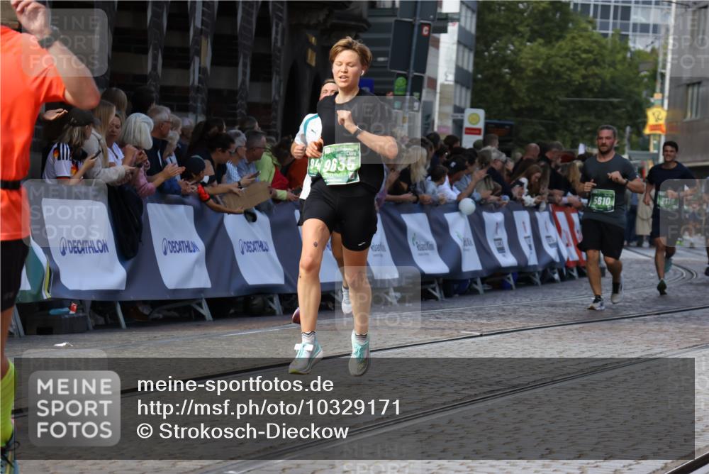 13.09.2026 - 21. swb-Marathon Bremen Strokosch-Dieckow http://msf.ph/oto/10329171 13.09.2026 13:13:52 Ziel 779, 2360, 2401, 2767, 2882, 6407, 7493, 8477, 8568, 8840, 8963, 9442, 13099, 670, 1433, 1613, 2701, 2824, 5593, 5610, 6145, 7029, 7435, 7963, 8118, 8886, 9426, 9635, 10105 meine-sportfotos.de