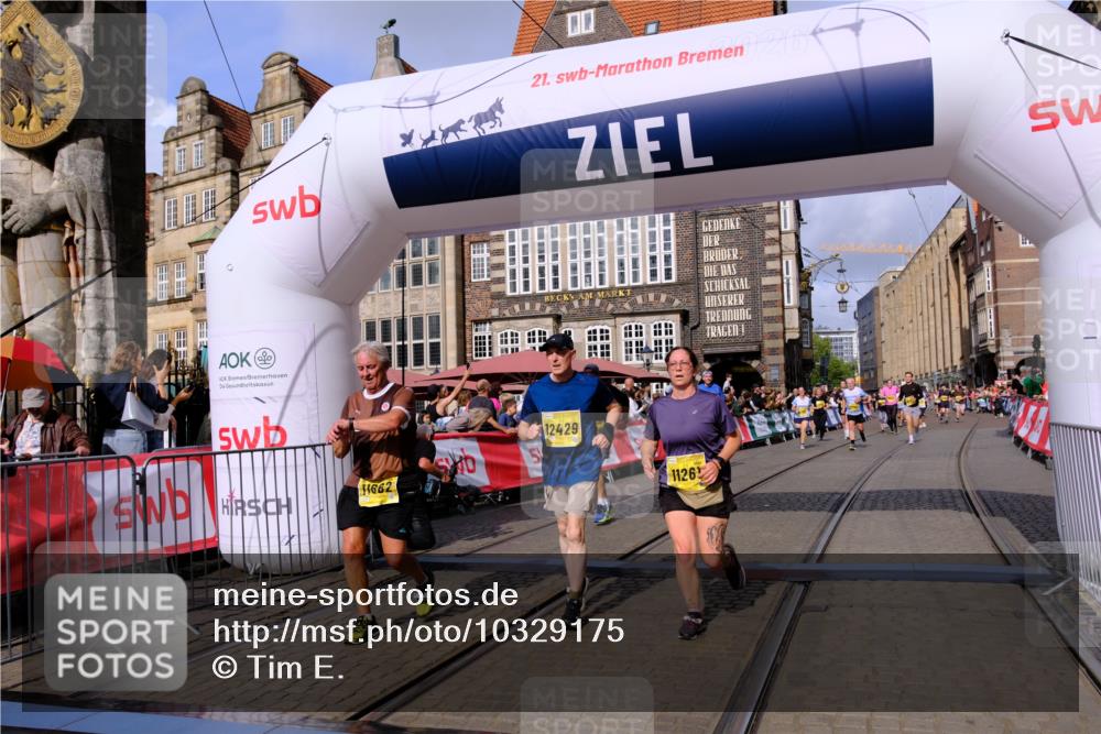 13.09.2026 - 21. swb-Marathon Bremen Tim E. http://msf.ph/oto/10329175 13.09.2026 11:02:55 Ziel 10190, 10783, 10945, 10985, 11096, 11137, 11261, 11508, 11526, 11554, 11662, 11701, 11776, 11890, 11945, 12154, 12169, 12252, 12429, 12451, 12489 meine-sportfotos.de